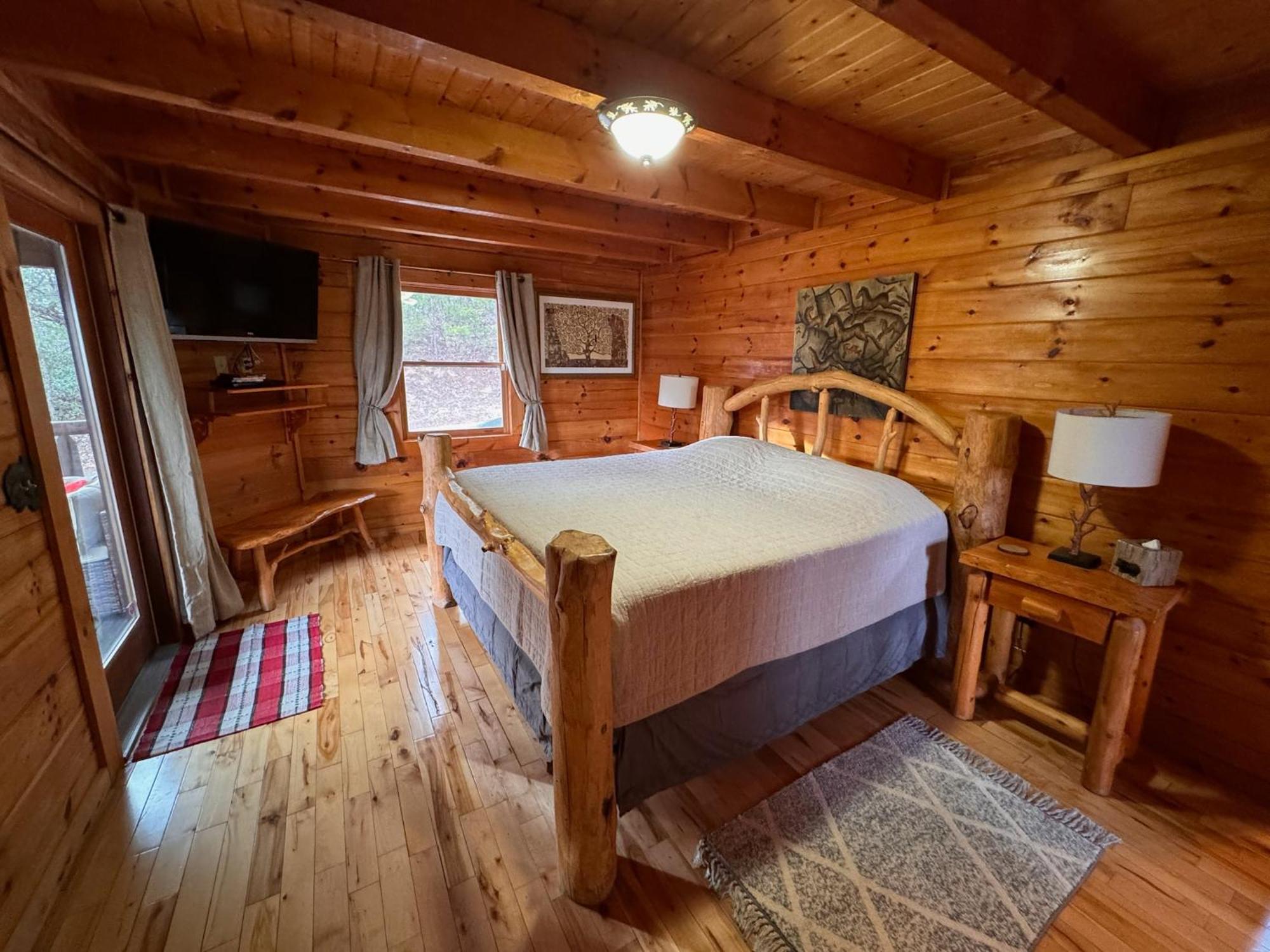 Smoky Paws - 5-Star Cabin, Stunning Mountain Views, New Hot Tub, Tranquil, Gigabit Internet, Free L2 Ev Vila Pigeon Forge Exterior foto