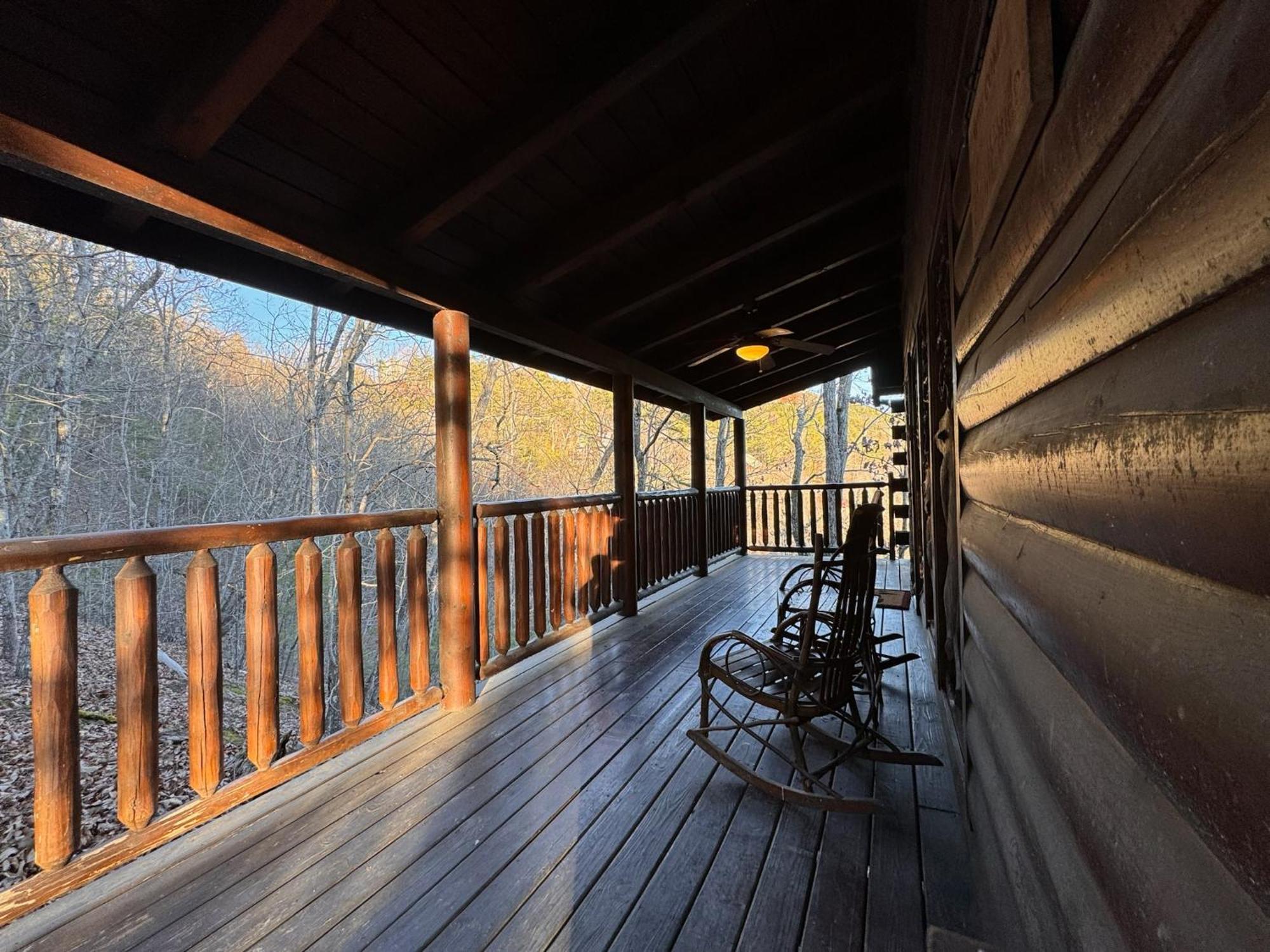 Smoky Paws - 5-Star Cabin, Stunning Mountain Views, New Hot Tub, Tranquil, Gigabit Internet, Free L2 Ev Vila Pigeon Forge Exterior foto